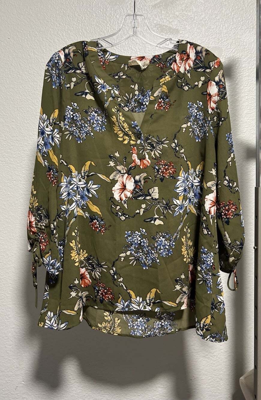 Anthropology Everleigh Floral Print Blouse Tunic Top 3/4" Rouched Sleeves Size M